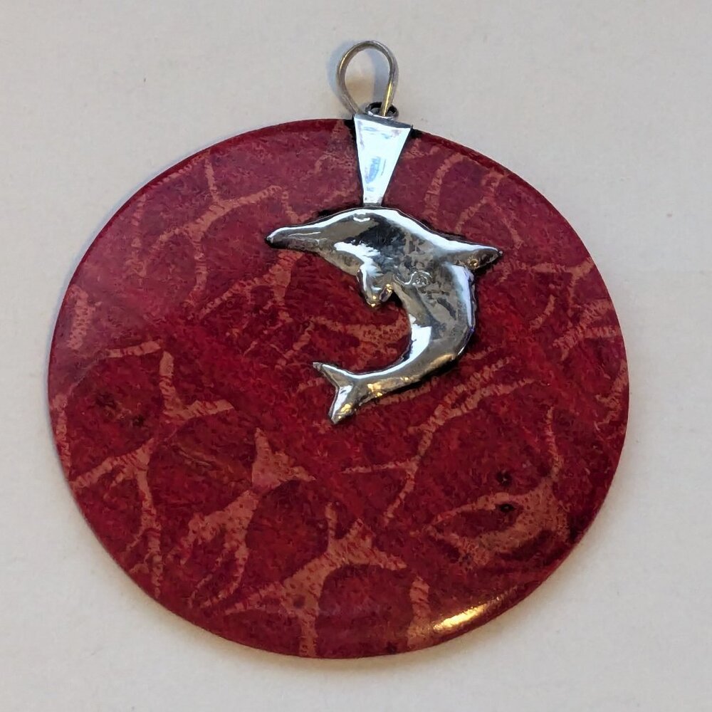 CREATURE COUTURE 925 Sterling Silver Dolphin Pendant with Enhanced Coral